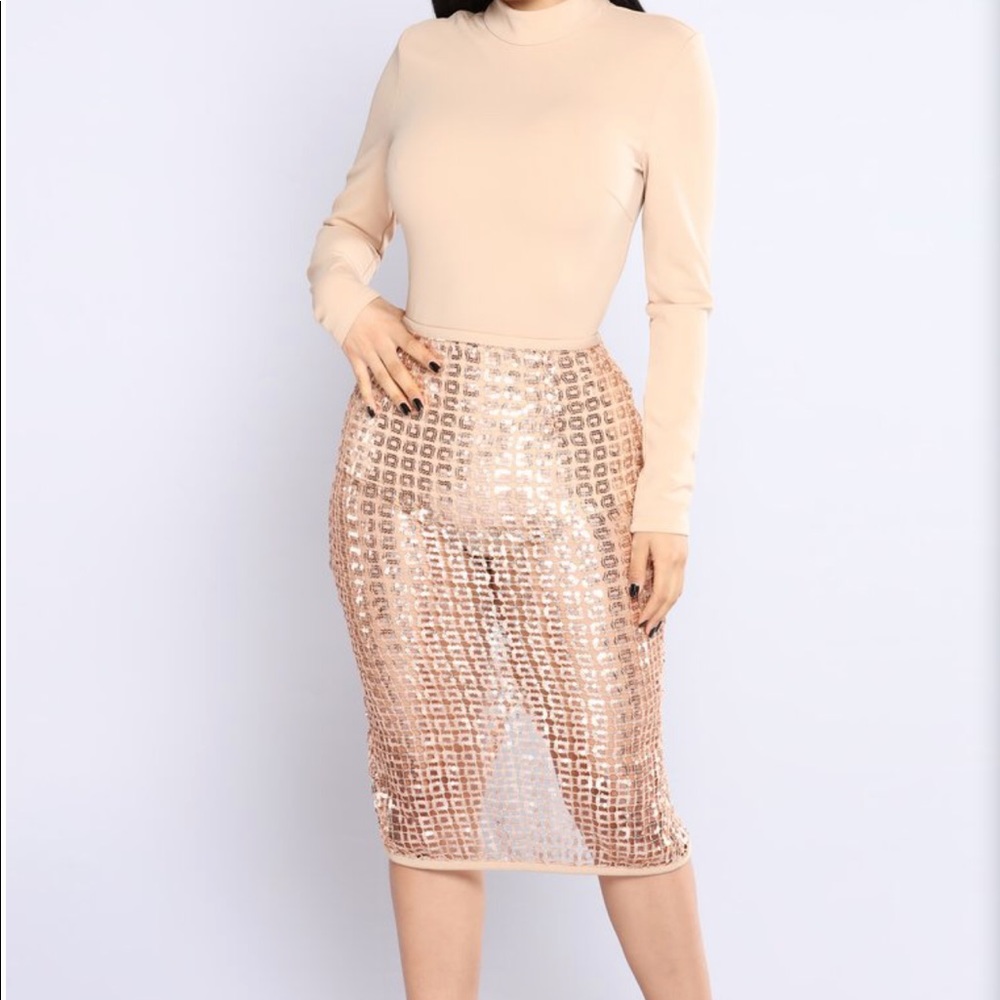 Fashion nova Body suit and sequins skirt set